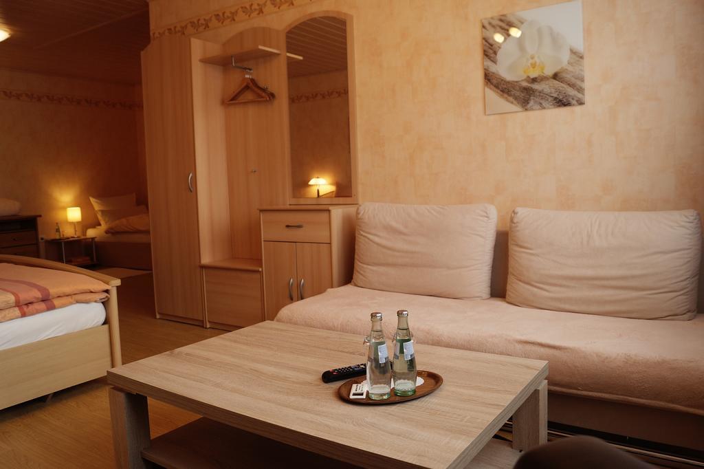 Pension Huhn Angersbach Rum bild